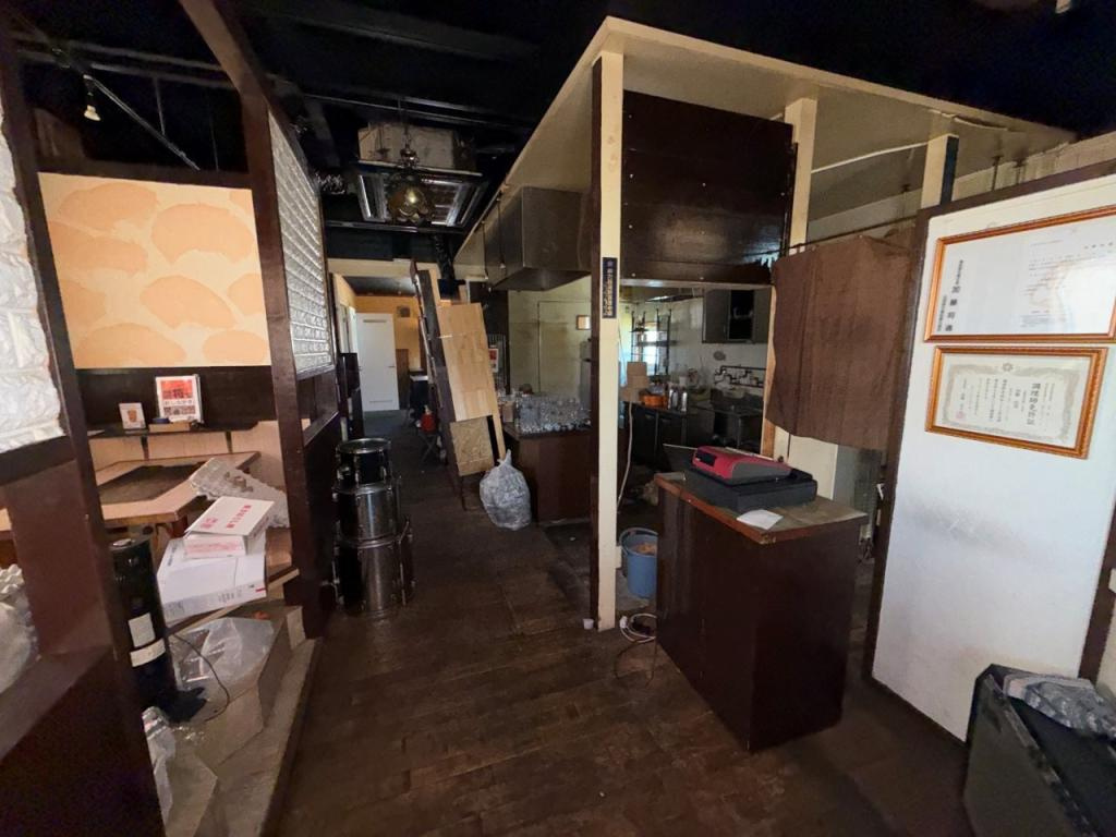北見市美山町西５丁目４７番地４２　店舗の内装