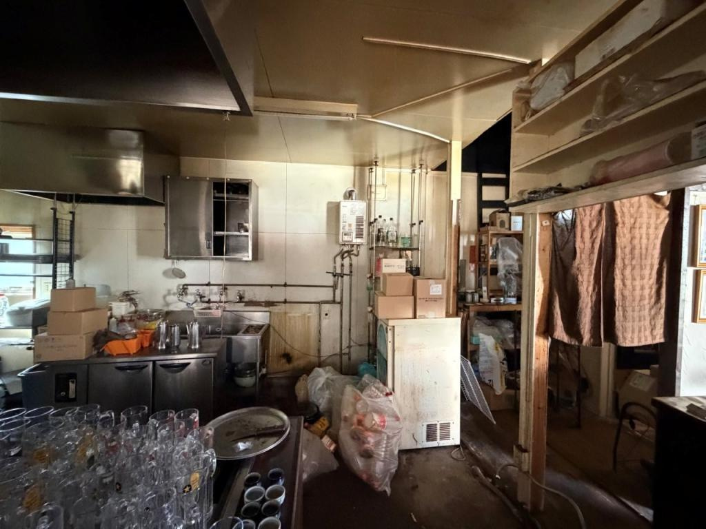 北見市美山町西５丁目４７番地４２　店舗の内装