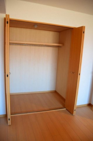 サウスヒルズ緑Aの収納|反転間取りのの写真となります
