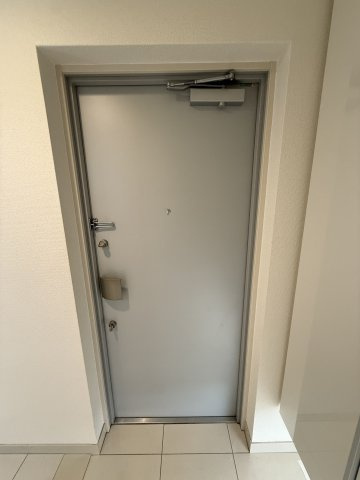 エステムプラザ心斎橋エグゼの玄関