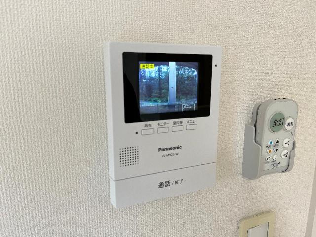 サクシード３の内装|カメラ付インターホン