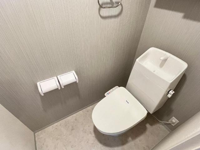ｃａｓａ　ｅｓｔｅ唐津Ⅰのトイレ|シャワー付トイレ