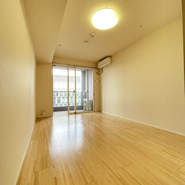 CASA+α名駅南の居間・リビング