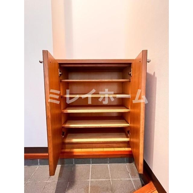 スプリングヒルズの玄関|同建物内別のお部屋の参考写真になります。