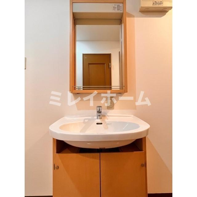 スプリングヒルズの洗面所|同建物内別のお部屋の参考写真になります。