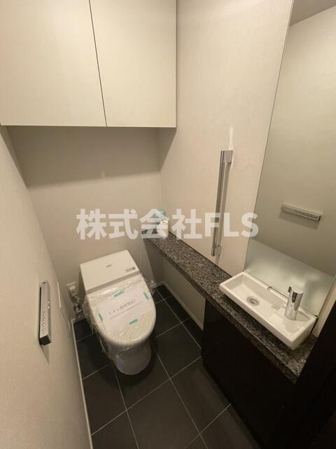 港区赤坂６丁目の賃貸マンションのトイレ