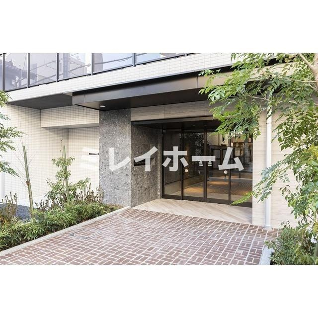 コンフォリア・リヴ品川南大井のエントランス