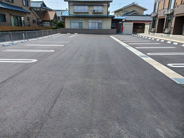 ラゾールドの駐車場