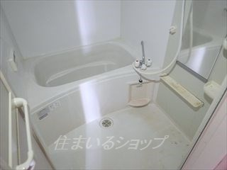 アンソレイエ　ヴィラ　Ⅱの浴室|追い焚き・浴室暖房乾燥機あり