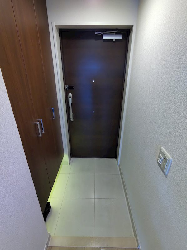 神戸市灘区大石東町２丁目のマンションの玄関