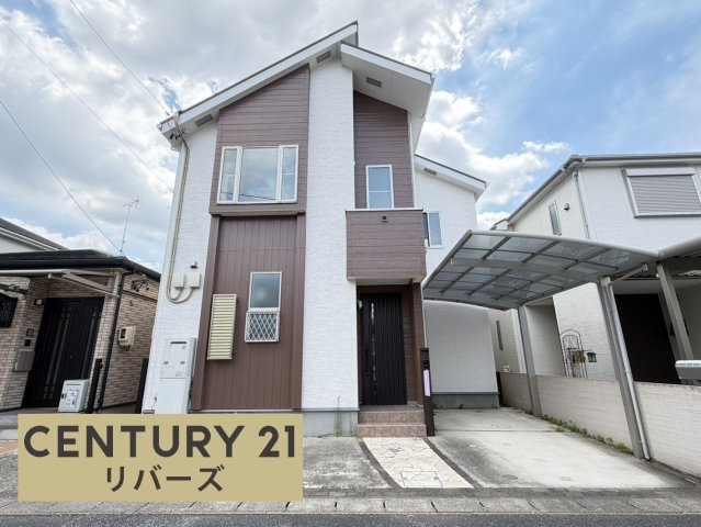 名古屋市北区六が池町の中古一戸建の外観|☆２０２６年８月リフォーム済☆　　いつでもご案内できます♪（お問合せ当日、平日、水曜、夜間の見学でもＯＫ）　太陽光発電搭載！　カーポート付き・駐車２台可！　続き間ＬＤＫ２４．７帖！　ロフト付き！