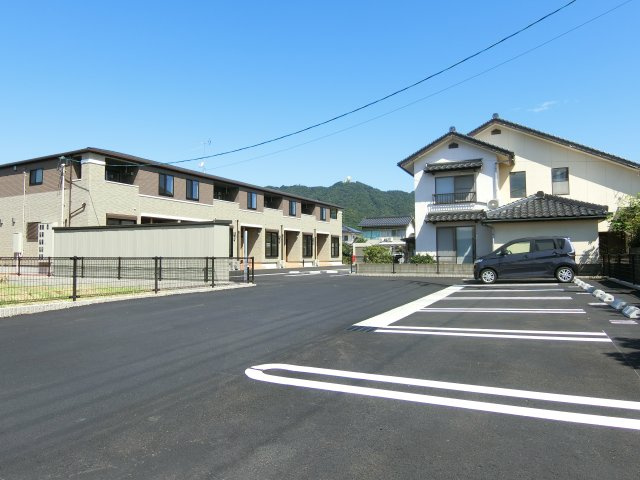 ホープ・アイの駐車場