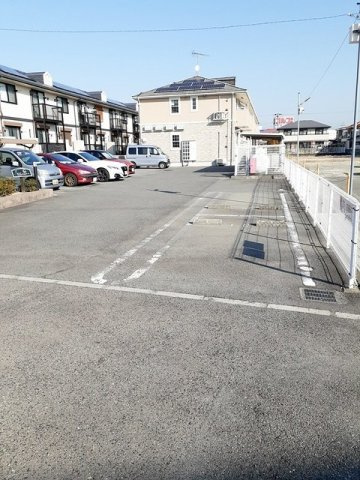 アロッジオの駐車場