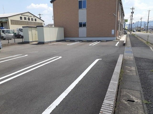 Ｋ．Ｍレジデンス　Ⅲの駐車場