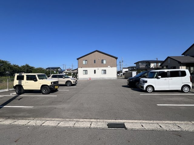 Soleil八橋の駐車場