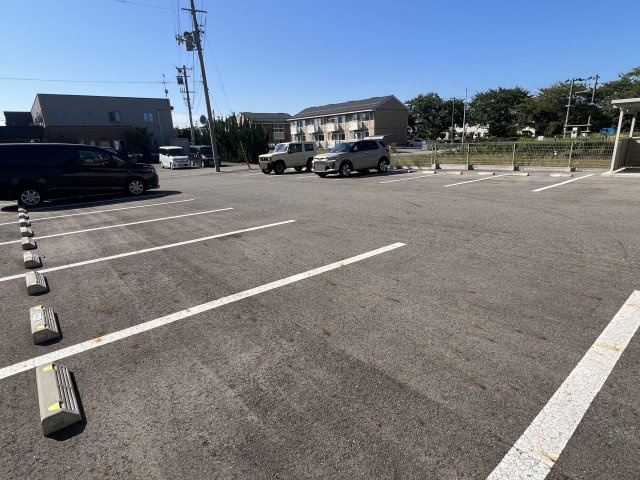Soleil八橋の駐車場