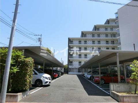 ガーデン蒲田の駐車場