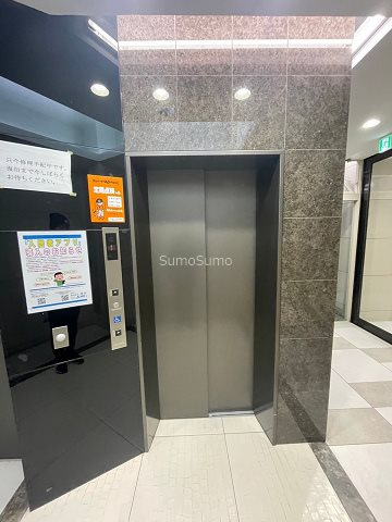 オリエンタル靭本町の外観