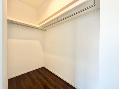 【収納】 | 中津リバーサイドコーポD棟 | エイブル売買事業部では、箕面市・豊中市・吹田市・池田市・茨木市・高槻市の北摂エリア全域で、物件のご紹介を致しております。北摂エリアにて購入物件をお探しの際は、当社までお問合せ下さいませ。