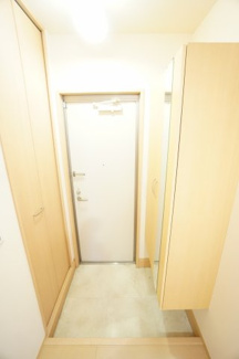 【玄関】 | エスペランサＤ | ※同物件、反転タイプの写真になります。