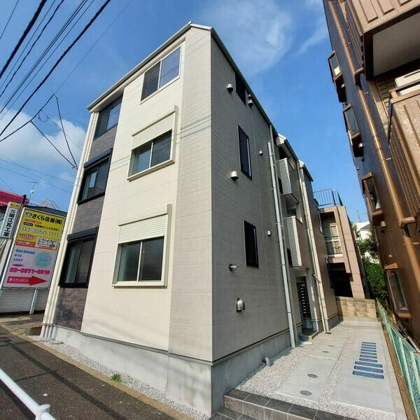 グランドハイツ成増のエントランス