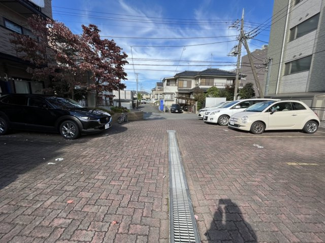 グランデージュ栄駐車場の駐車場