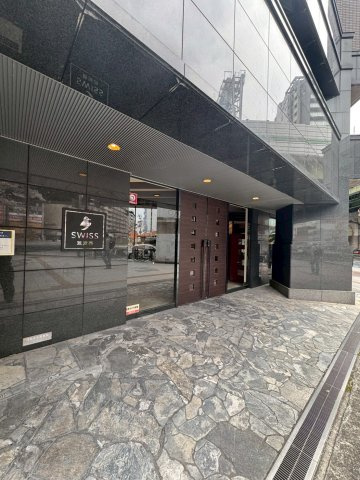 SWISS難波西のエントランス