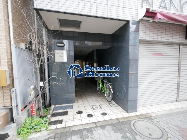 モンパレ入谷のエントランス
