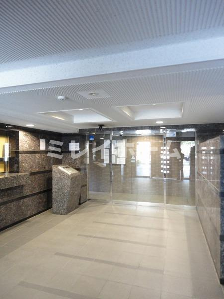 ルーブル上池台壱番館のロビー