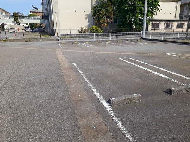 スカイスクレ－パ－　Ⅱの駐車場