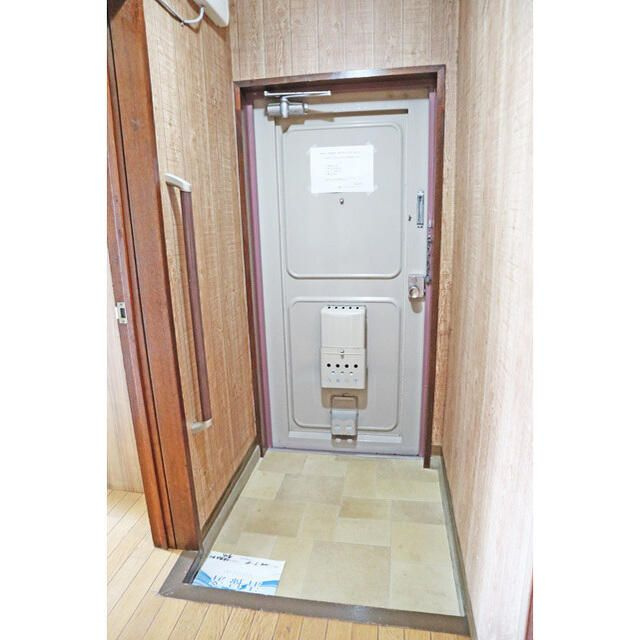 船橋グリーンハイツ七号棟の玄関