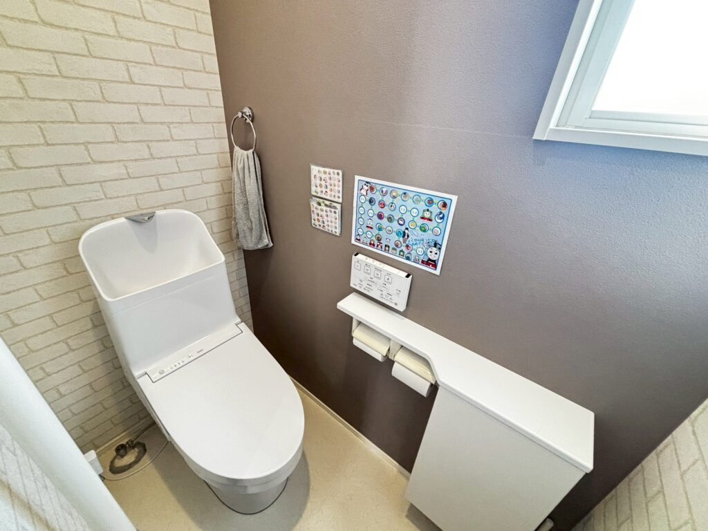 八頭郡八頭町郡家中古戸建のトイレ