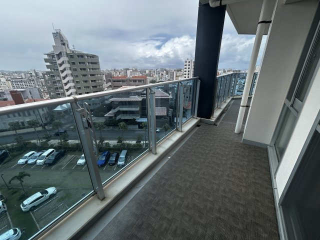 ＲＹＵ：Ｘ　ＴＯＷＥＲ　Ｔｈｅ　ＷＥＳＴのバルコニー