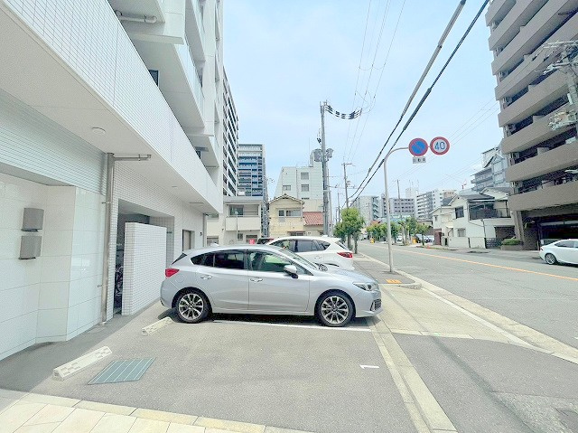 プログレッセ新大阪の駐車場