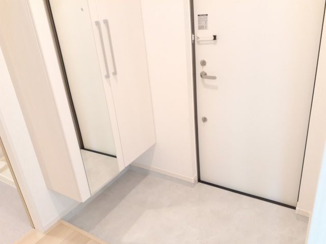 ヴィアソーレ摂津の玄関