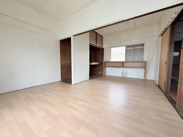 大橋西ビルの洋室|自然光が入る明るいお部屋♪