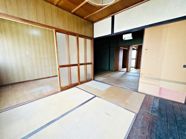 西入行衛町の和室