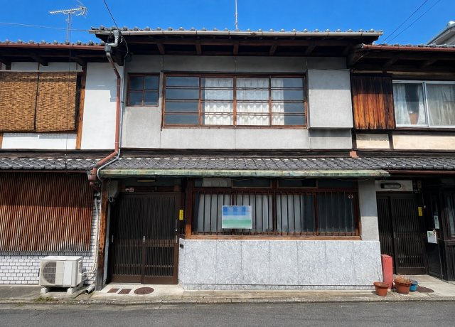 西入行衛町