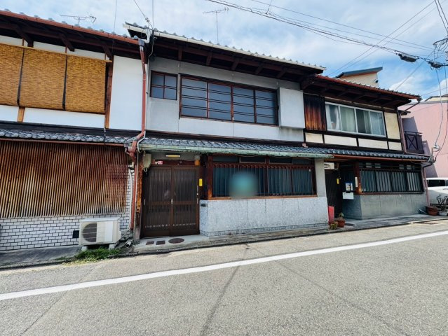 西入行衛町の前面道路含む現地写真