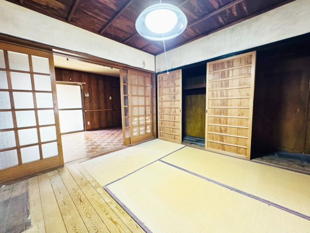西入行衛町の和室