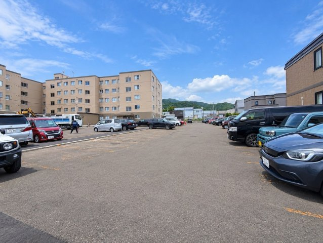 サーム手稲弐番館の駐車場