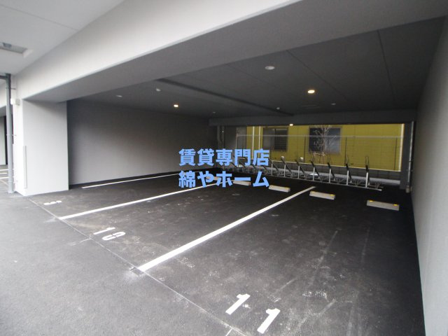 グランパシフィック花園innovationの駐車場|駐車場があるので、車を買う予定の方も安心です