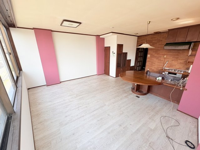 神戸市須磨区宝田町３丁目のダイニング|アクセントクロスがオシャレ◎