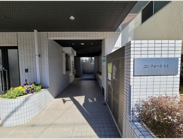 コンフォートNYのエントランス