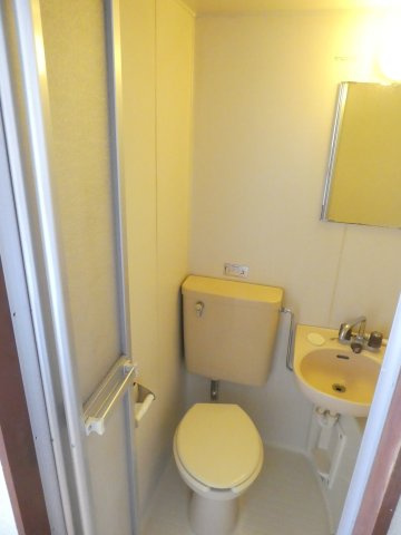 トイレは３点ユニットバスです♪