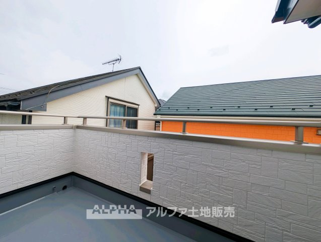 青梅市新町7丁目　中古戸建の浴室|Bathroom Dryer】浴室乾燥機
◆浴室設備◆販売図面では「浴室暖房」の記載がありますが、浴室乾燥機の記載はありません。乾燥機能の有無については現地でご確認ください。