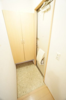 【玄関】 | ハイツ白金 | ※同物件、反転タイプの写真になります。