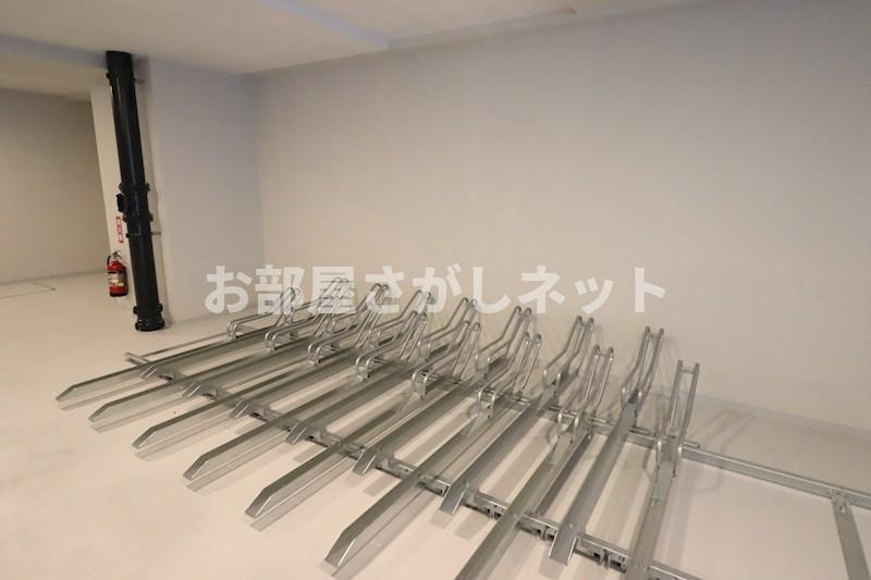 GENOVIA横浜石川町【おとり物件なし】#学生・社会人にオススメ！初期費用分割払いOK！の駐車場|駐輪場