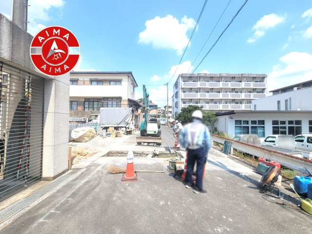 春日市一の谷1丁目第2-2棟（1号棟）の外観|前面道路含む現地の写真です。