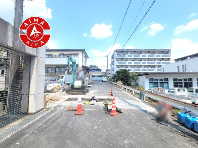春日市一の谷1丁目第2-2棟（2号棟）の外観|前面道路含む現地の写真です。